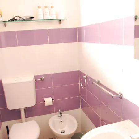 Vara Self Check In Private Parking Ceparana